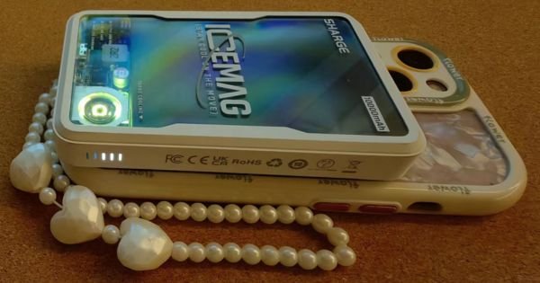 Sharge ICEMAG Magnetic Power Bank Review Social