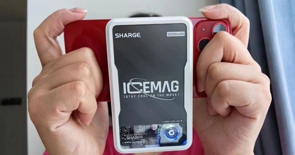 Sharge ICEMAG Power Bank Review: Magnetic Wireless Charge With Active Fan?!  