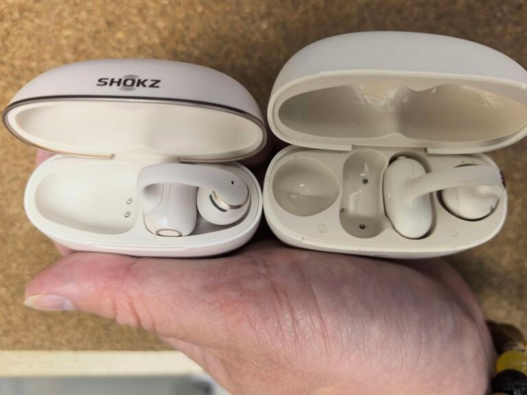 Shokz Opendot 2 vs Baseus MC1 - Charging Box